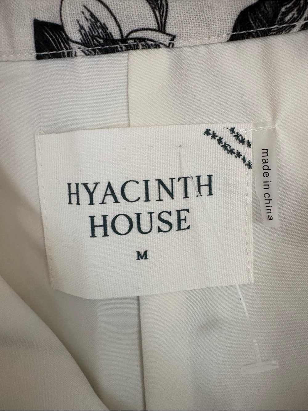NWT Hyacinth House by Tuckernuck Black & White Floral Tailored Shorts, size M - Picture 4 of 4